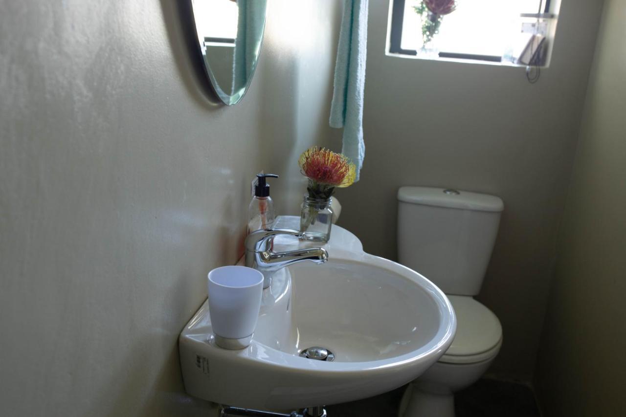 Malkopvlei Stay At Friends Economic Rooms מראה חיצוני תמונה